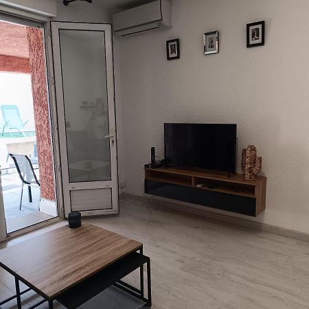 Appartement A 50 Metres De La Plage Frejus Bagian luar foto