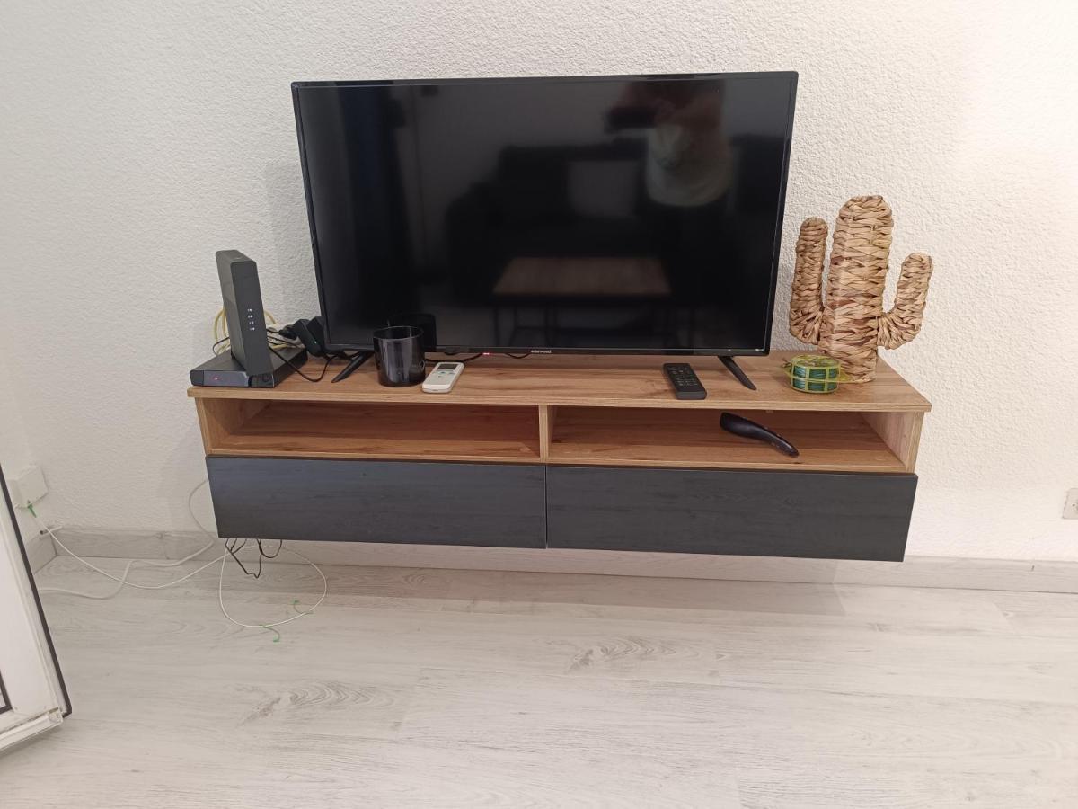 Appartement A 50 Metres De La Plage Frejus Bagian luar foto