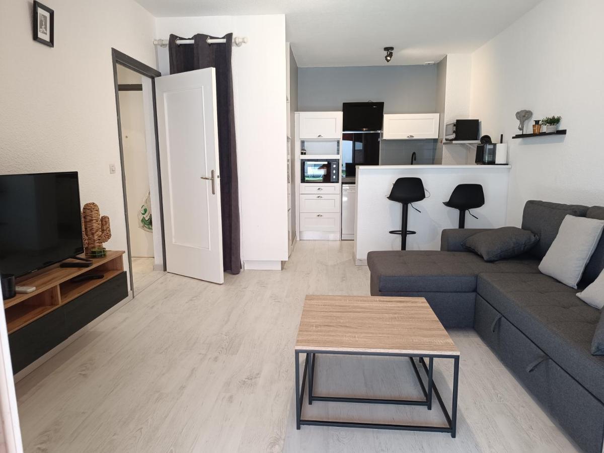 Appartement A 50 Metres De La Plage Frejus Bagian luar foto