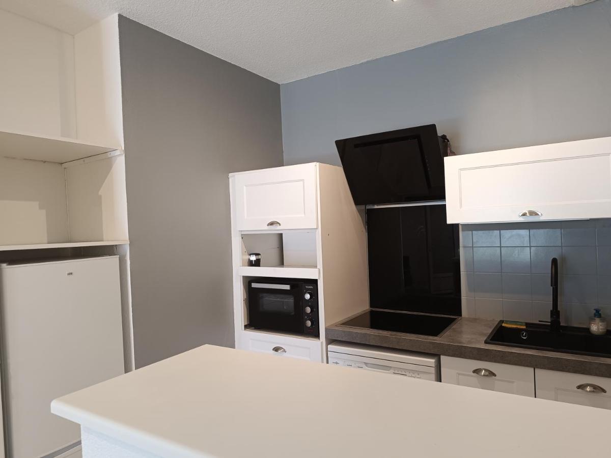 Appartement A 50 Metres De La Plage Frejus Bagian luar foto