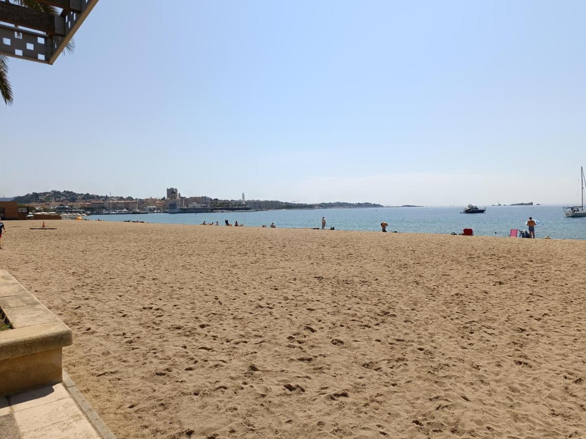 Appartement A 50 Metres De La Plage Frejus Bagian luar foto